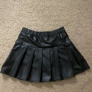 Cute black skirt